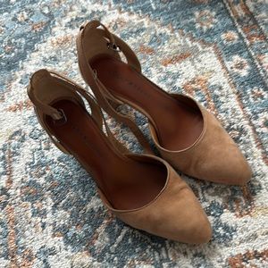 Lucky brand heels, closed toes, closed back, size 8 in nude
